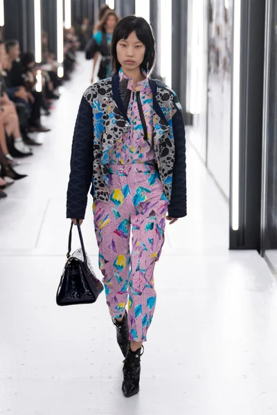 Look 25